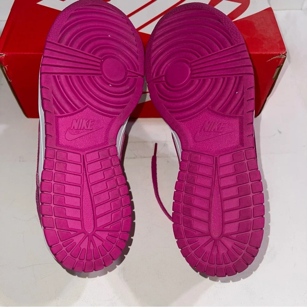 Nike‎ Dunk Low BG Active Fuchsia Size 6.5Y